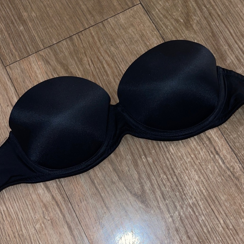 : PINK Victoria’s Secret Black Wear Everywhere Push-Up Bra - 32B minor stain